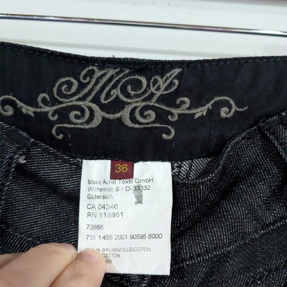 Marc Aurel Cropped Denim Jeans with Button Detail Black US Size 4 France Size 36 - Picture 2 of 5
